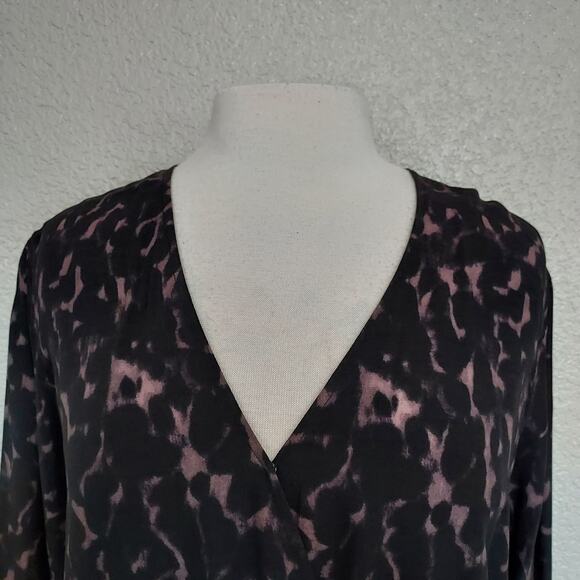 Rails Black & Lavender Animal Print Blouse Size L - Picture 4 of 13